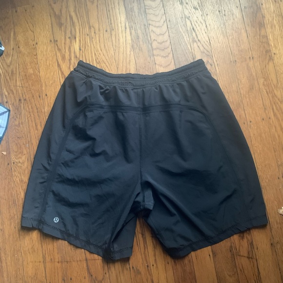 Men's Lululemon Pace Breaker Short - Picture 2 of 4
